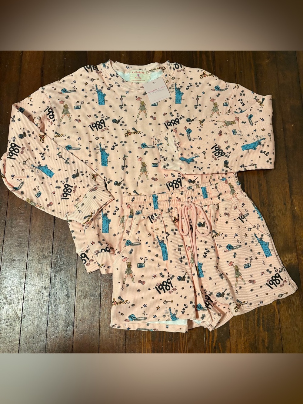 Elisabeth & Faith Taylor Swift 1989 Lounge Set Pajama Set Pink Size Small NWT